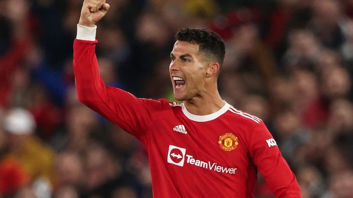 Ronaldo lại giải cứu Quỷ đỏ