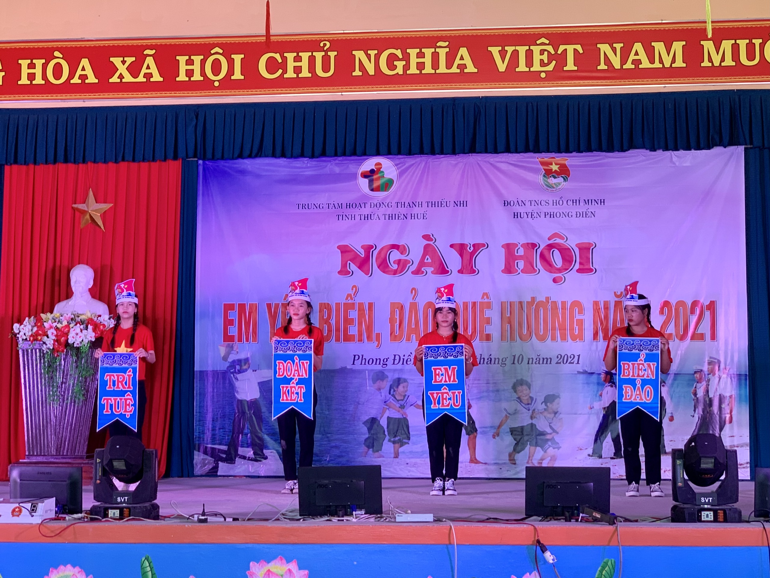 Học sinh Phong Điền tham gia ngày hội “Em yêu biển, đảo quê hương”
