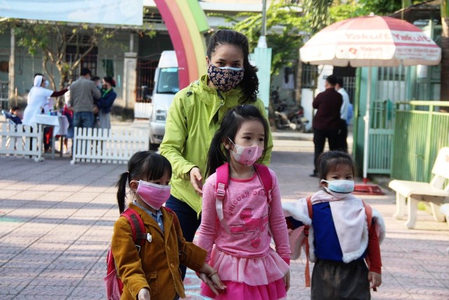 Phấn đấu đến năm 2025 tỷ số giới tính khi sinh dưới mức 109 bé trai 100 bé gái