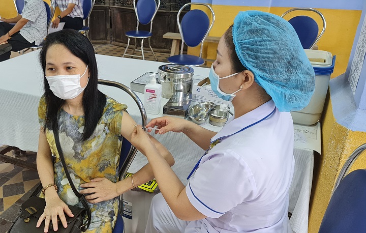 Đẩy nhanh tiến độ tiêm vắc-xin, tăng cường các biện pháp phòng dịch COVID- 19