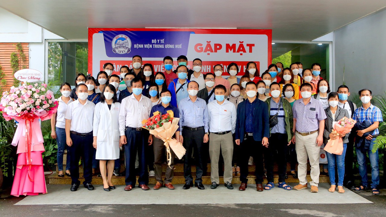 Tiếp tục chi viện 40 cán bộ, y bác sĩ vào TP Hồ Chí Minh