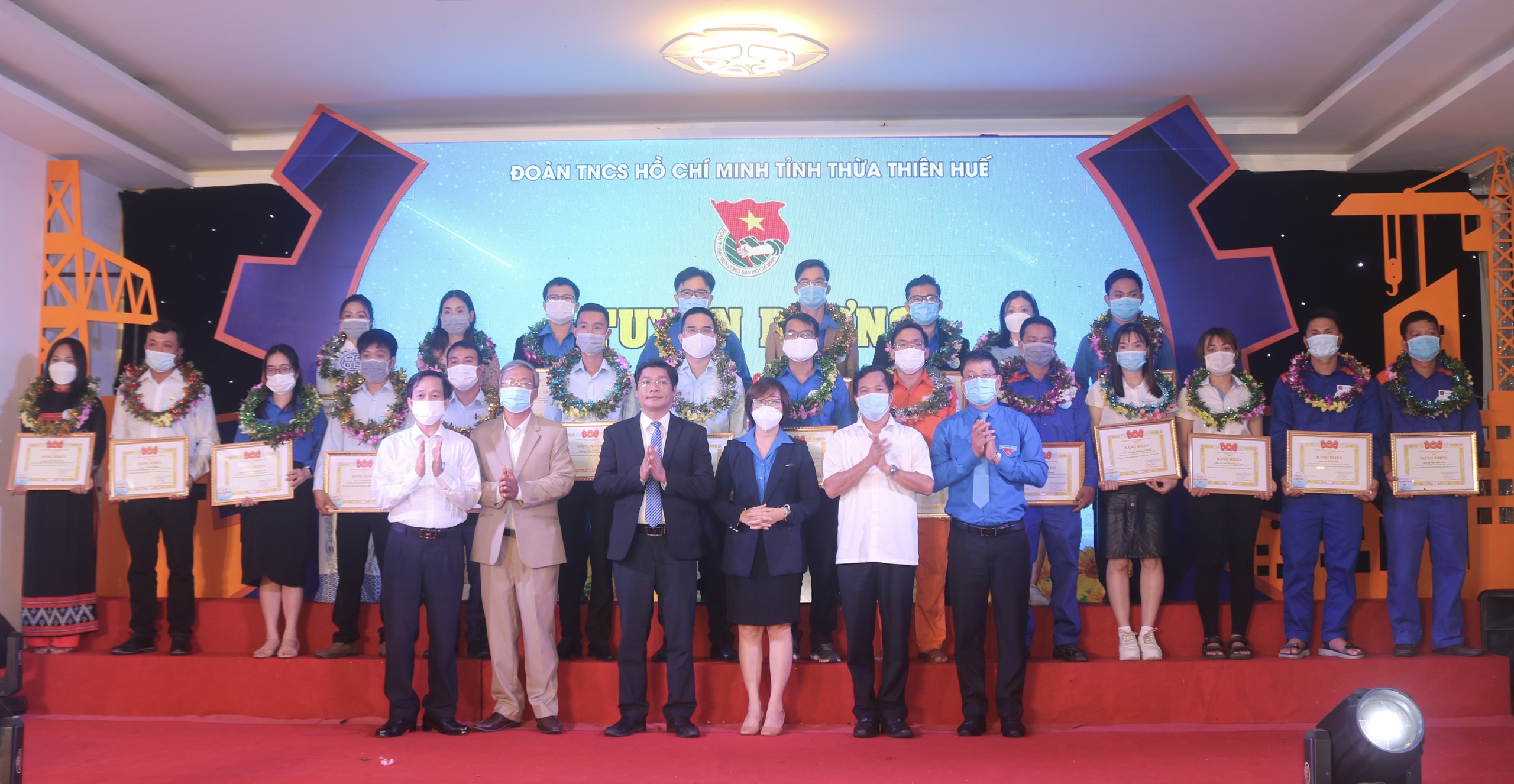 Tuyên dương “Người thợ trẻ giỏi và cán bộ, công chức, viên chức trẻ giỏi”