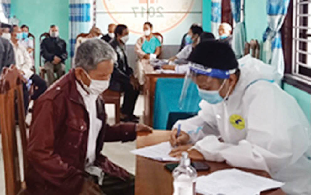 A Lưới tổ chức tiêm chủng vắc xin COVID-19 tại các xã, thị trấn