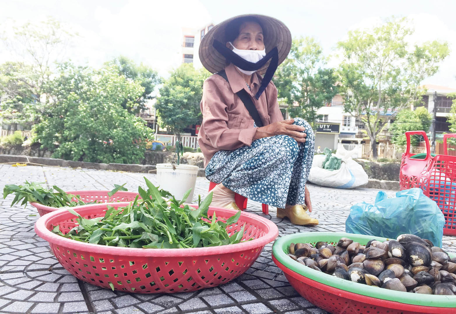 Bám chợ tuổi xế chiều