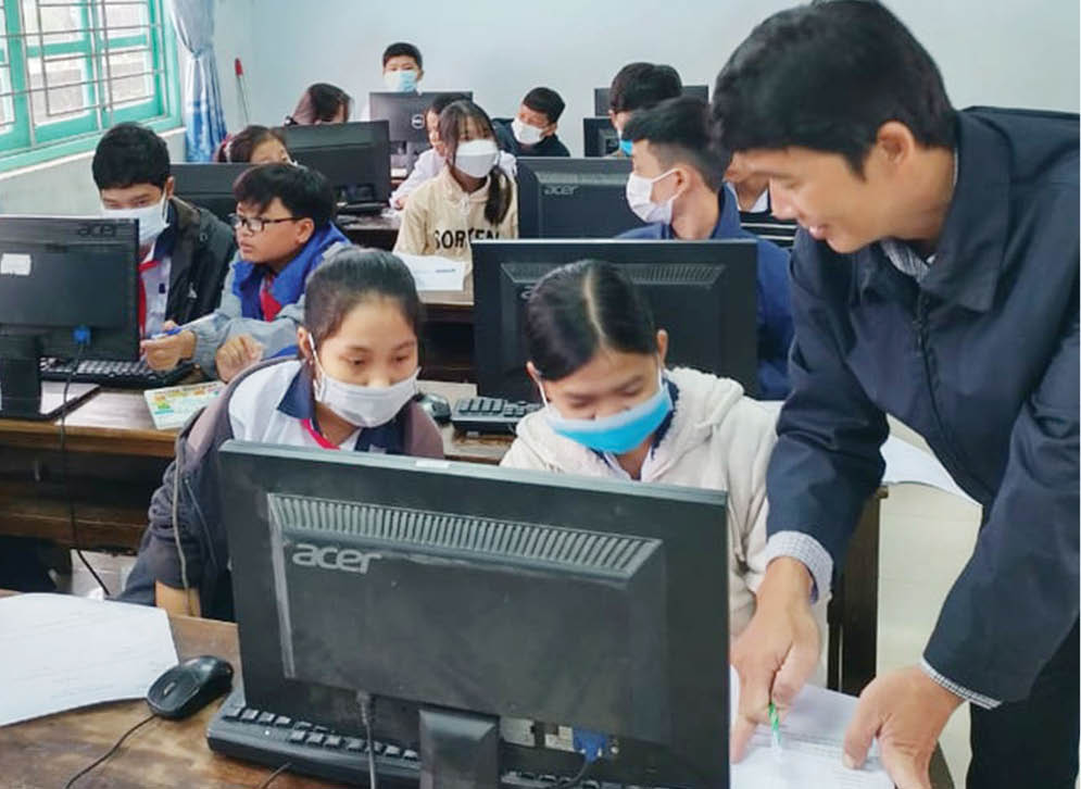 “Nâng bước” học trò