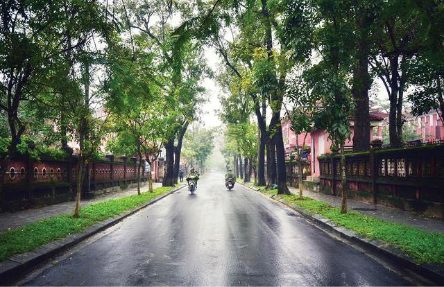 Hue territory through online lens