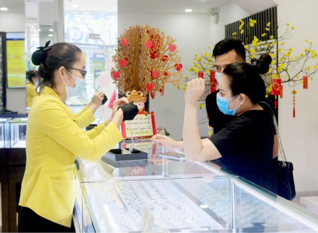 Giá vàng tăng, sức mua ngược chiều