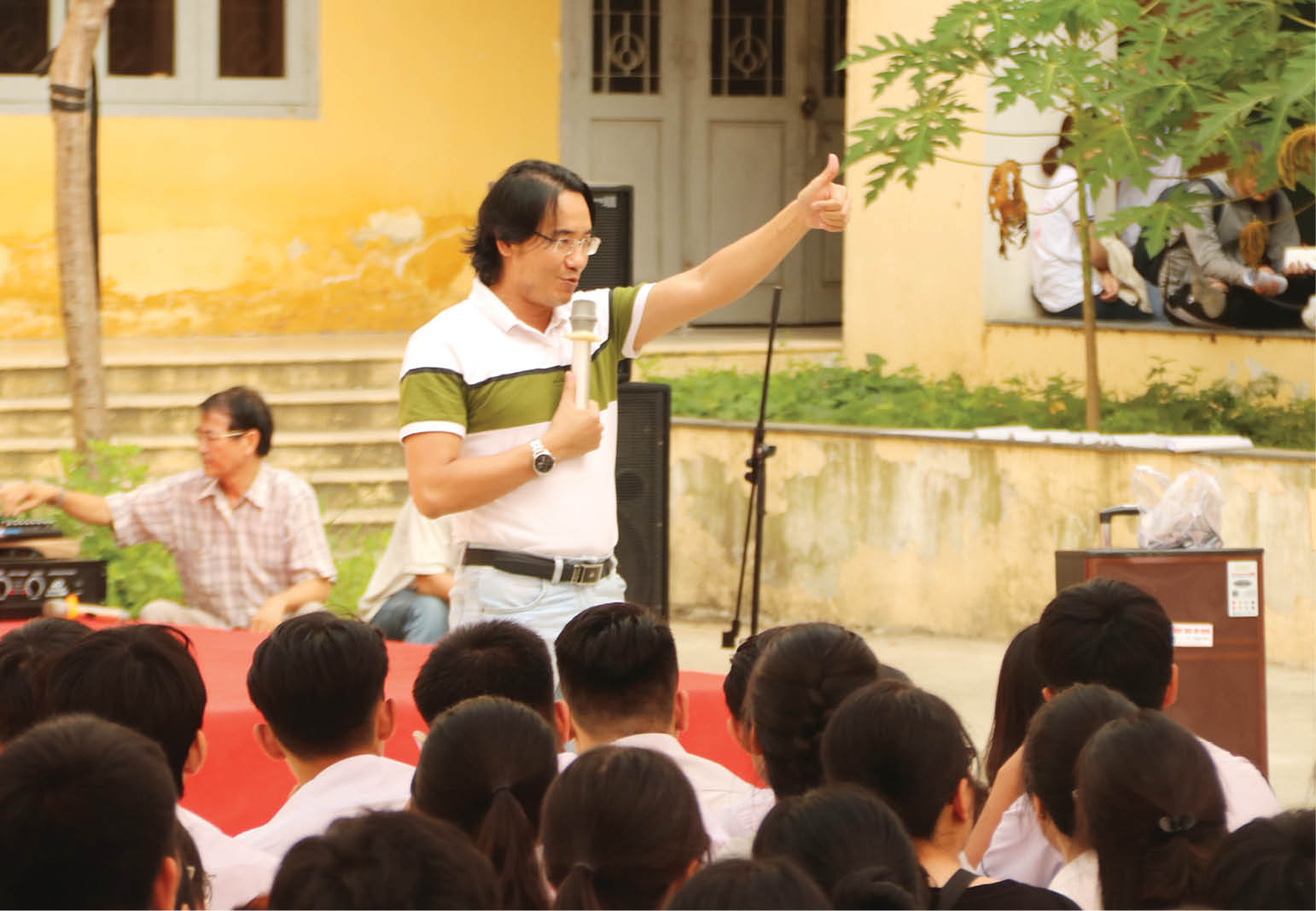 Tình cảm thầy cô quyết định thành công dạy học trực tuyến