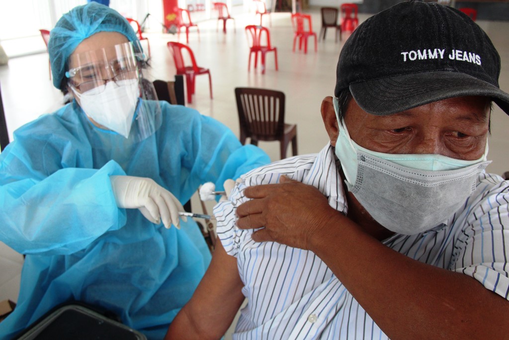 TP Huế đẩy nhanh tiêm phủ vắc xin