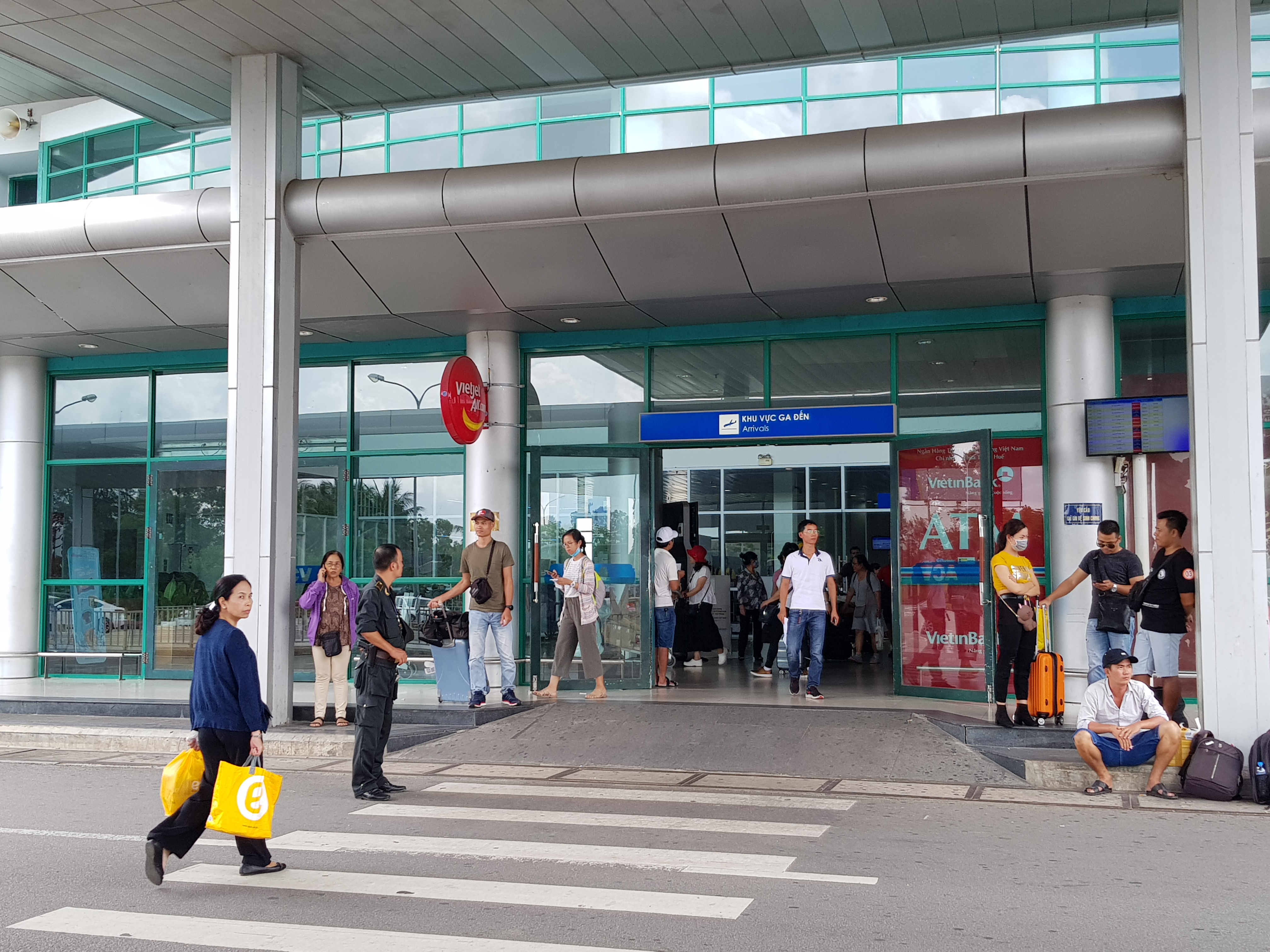 Thông báo mời chào giá vệ sinh công nghiệp Nhà ga hành khách cảng hàng không quốc tế Phú Bài