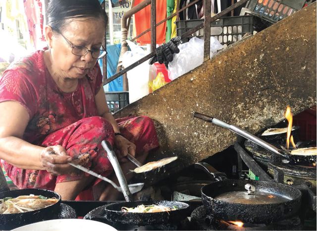 Eating the whole world at Chuon market