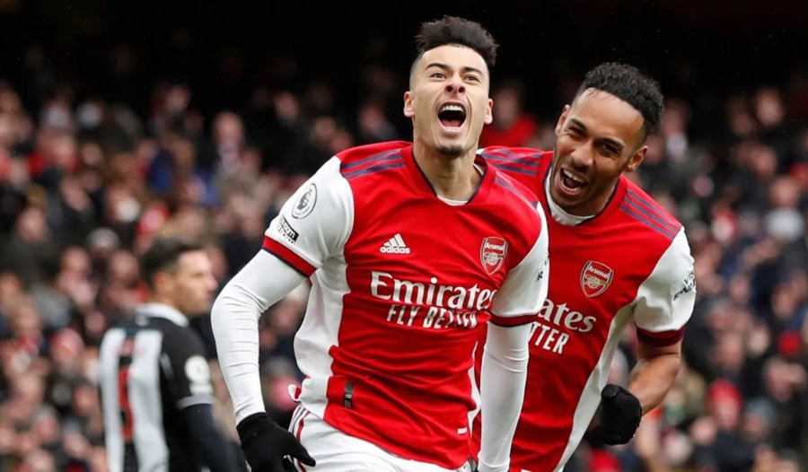 Pháo thủ bắn hạ Chích chòe