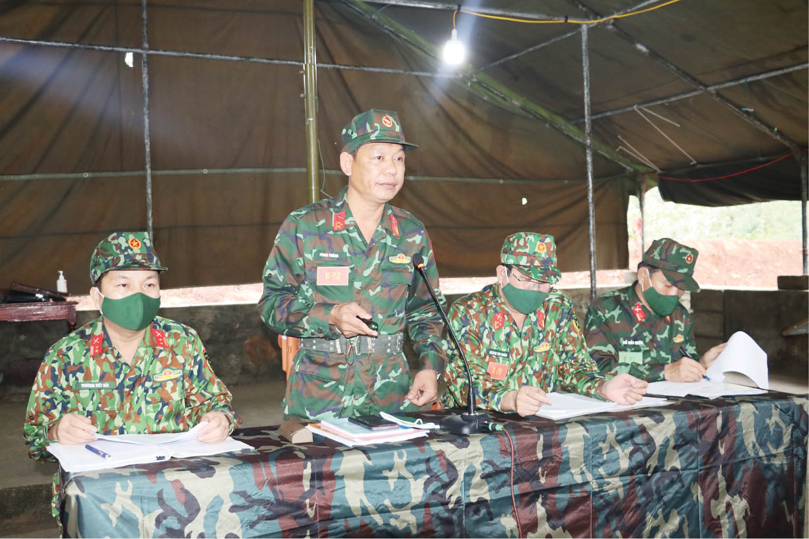 Vững vàng qua thực tiễn