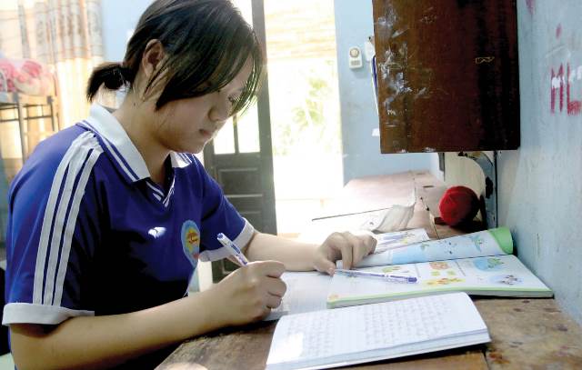 Ước nguyện được gặp mẹ của cô tân thủ khoa