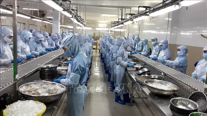 Cán cân thương mại đảo chiều, xuất siêu 225 triệu USD trong 11 tháng