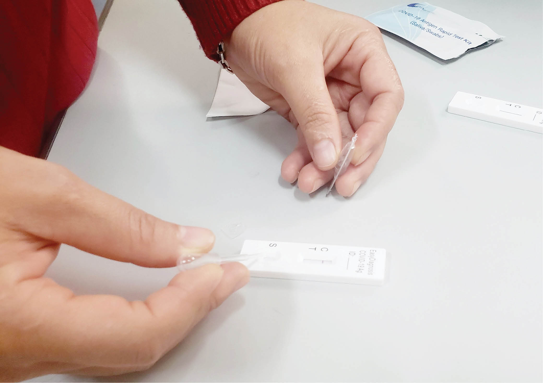 Khuyến khích người dân tự thực hiện test nhanh COVID-19 tại nhà