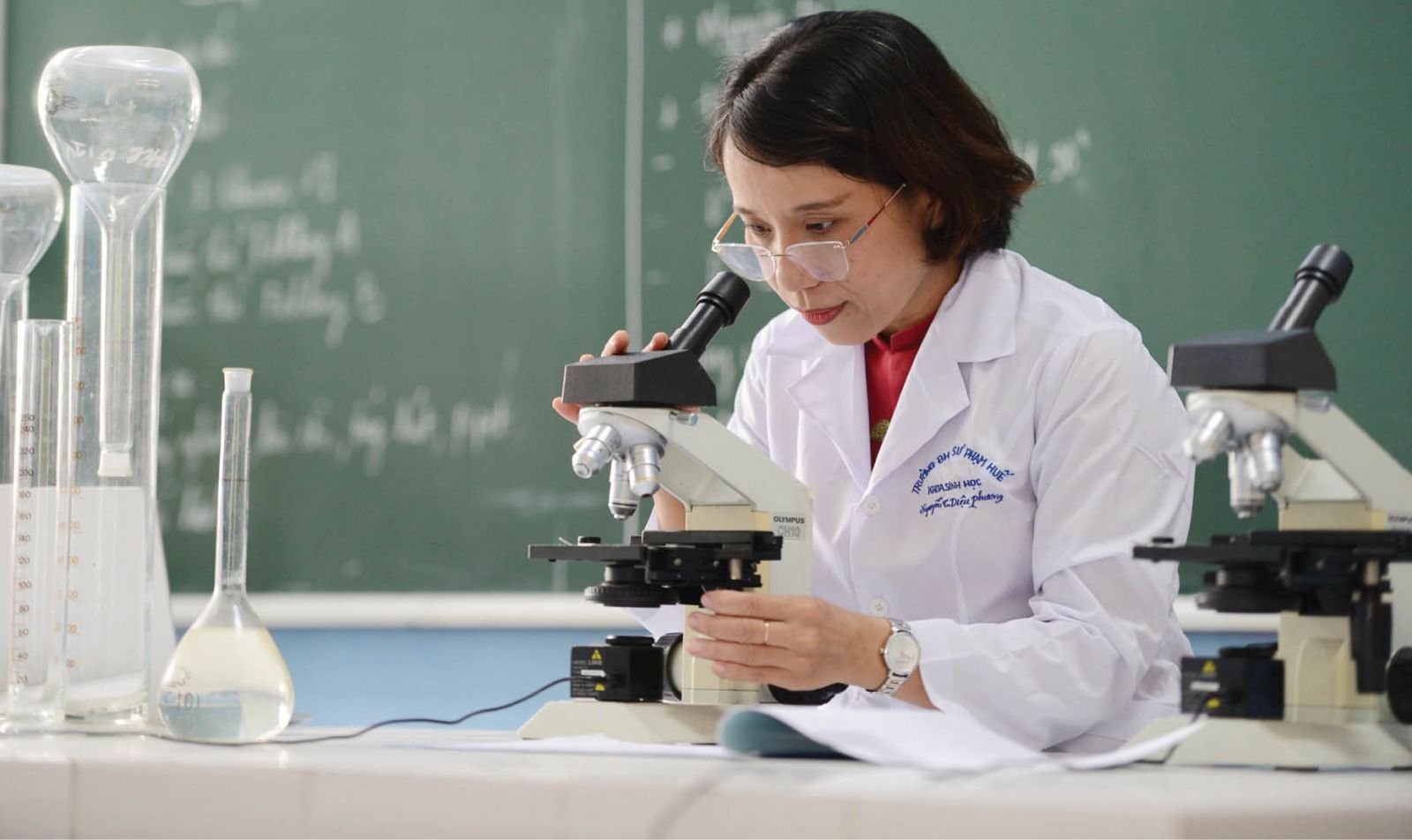 Hue University Developing the faculty and staff worthy of a National University