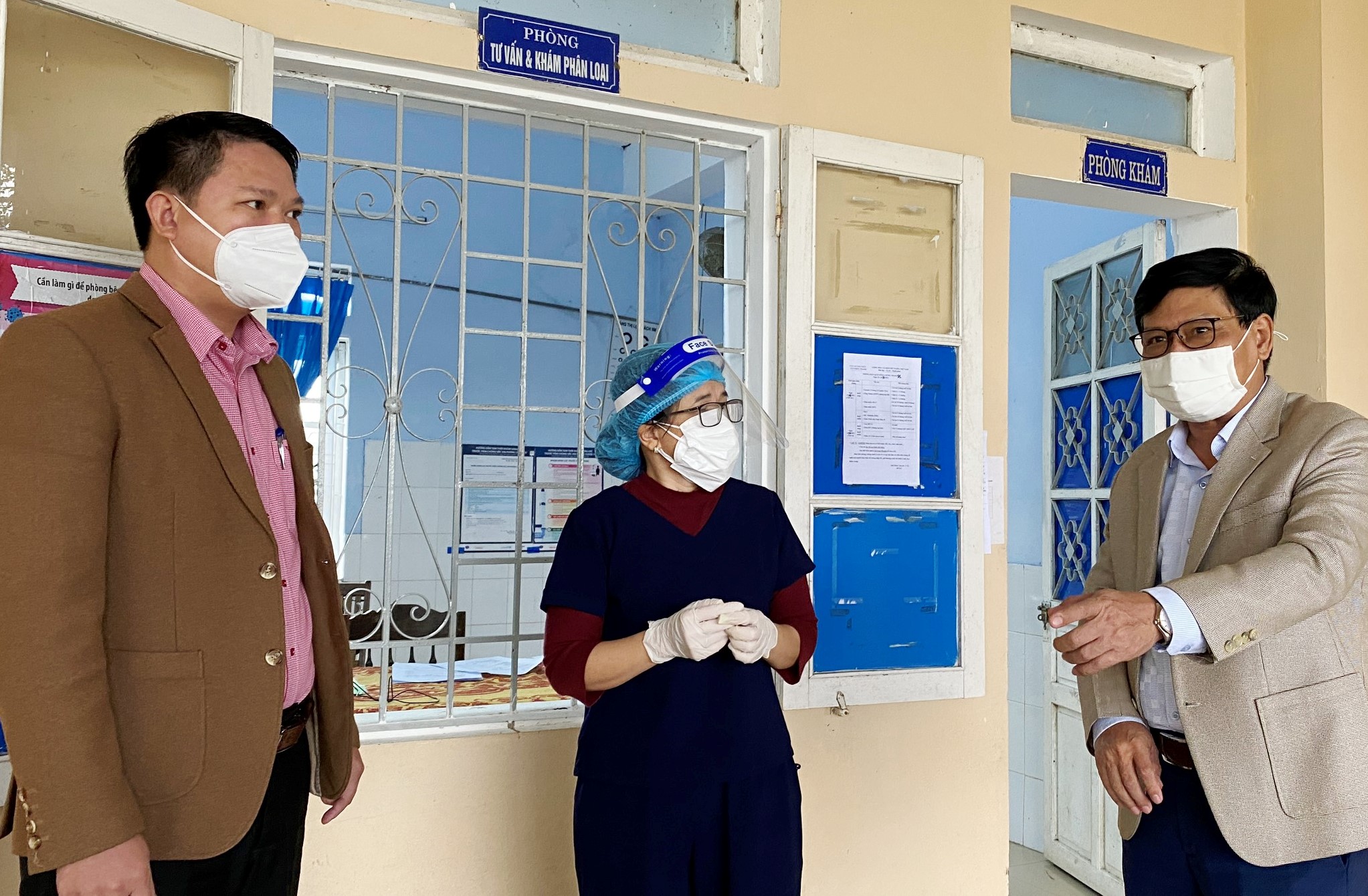 Hương Thủy Hỗ trợ 5 000 kit test xét nghiệm nhanh COVID-19 cho các gia đình khó khăn