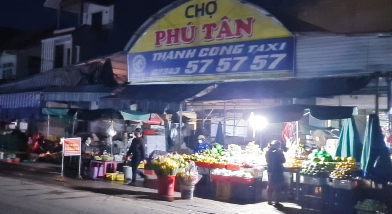 Đảm bảo phòng chống dịch COVID-19 tại các điểm tập kết hàng hoá