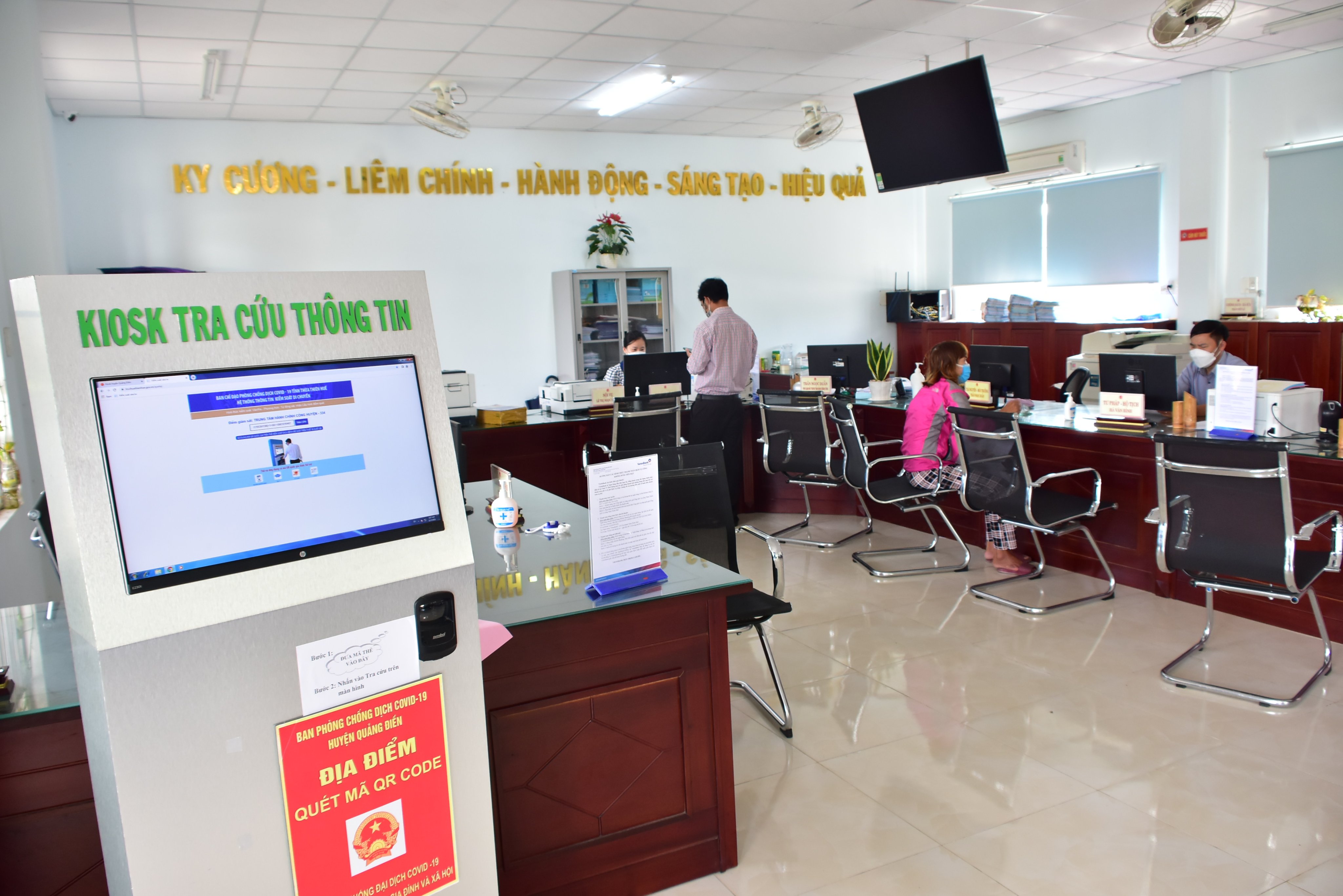 Phấn đấu giải quyết 100 hồ sơ thủ tục hành chính qua Hệ thống thông tin một cửa điện tử