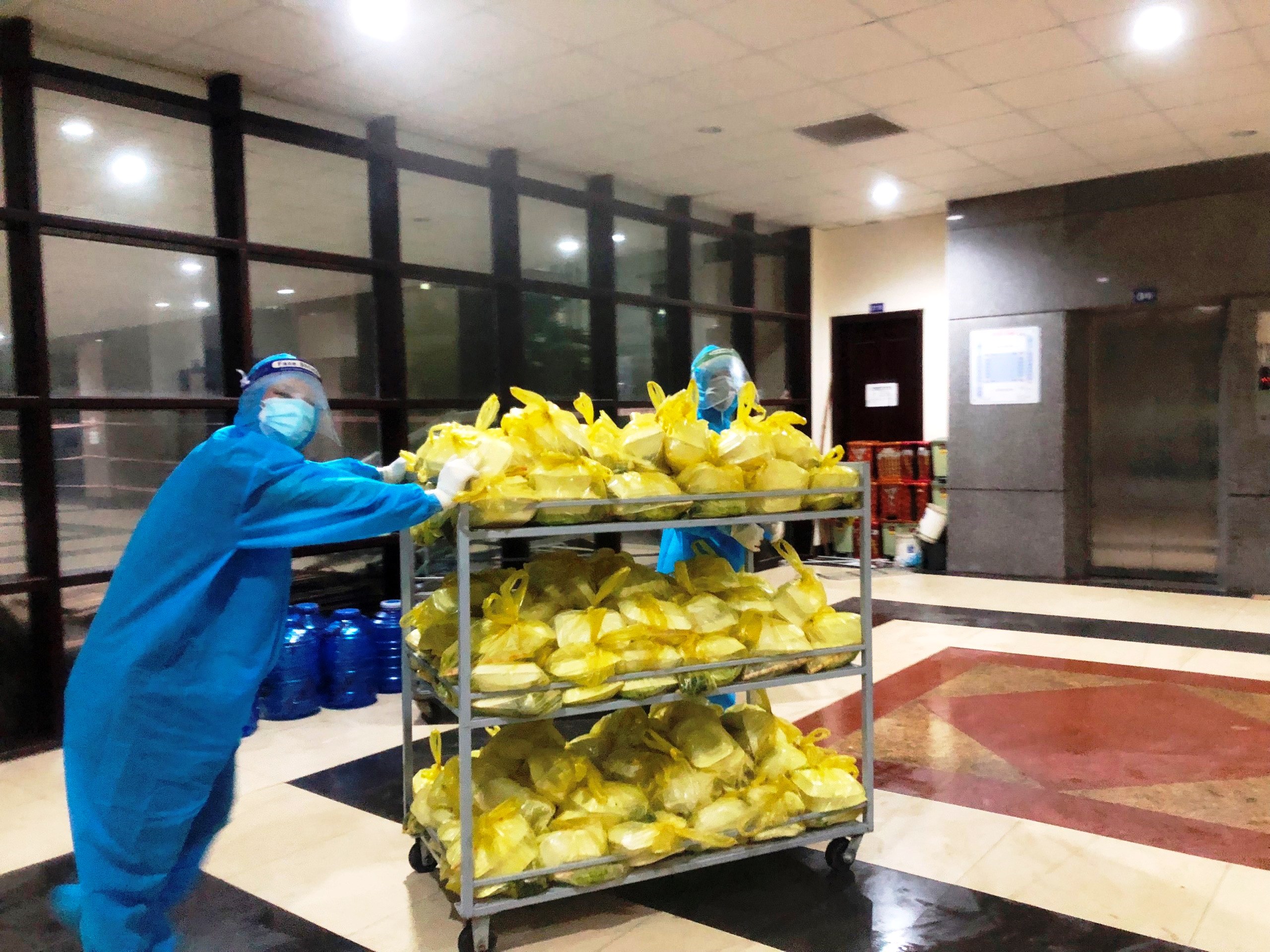 Chăm lo dinh dưỡng cho bệnh nhân F0