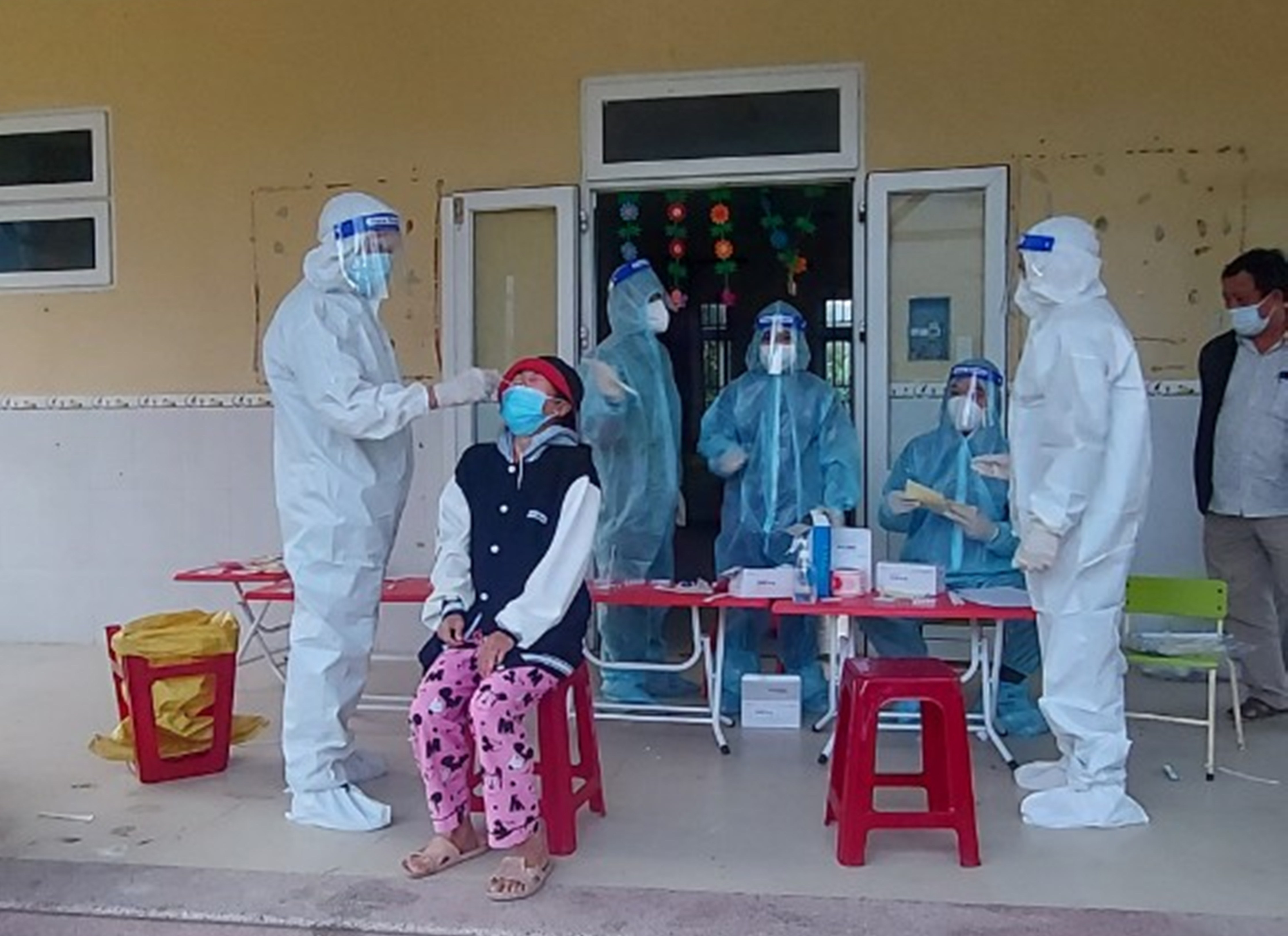Tầm soát COVID-19 trên diện rộng, Lăng Cô phát hiện 69 F0