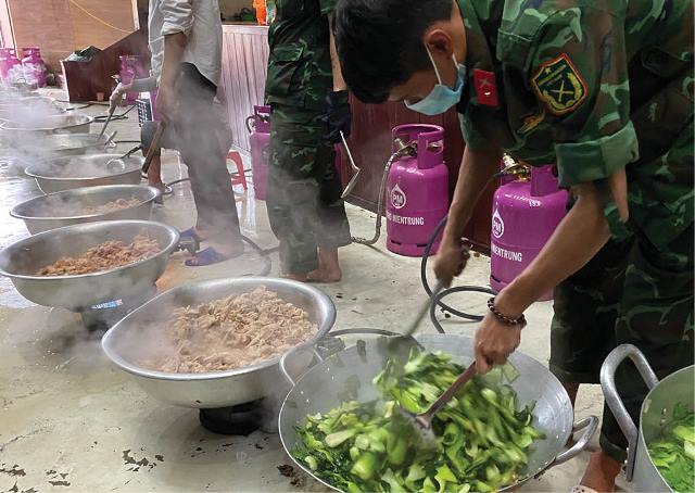 Chiến sĩ “anh nuôi”