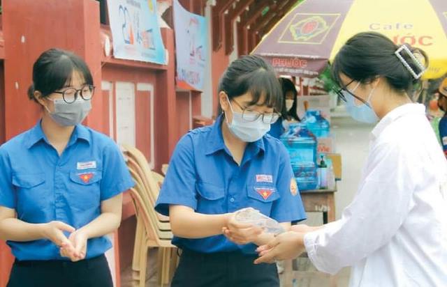 Gấp rút chuẩn bị đón học sinh trở lại trường