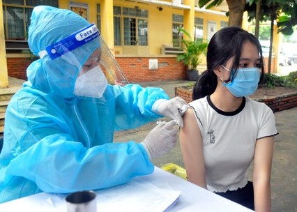 Vì sao cần tăng tốc tiêm vaccine COVID-19 cho trẻ em