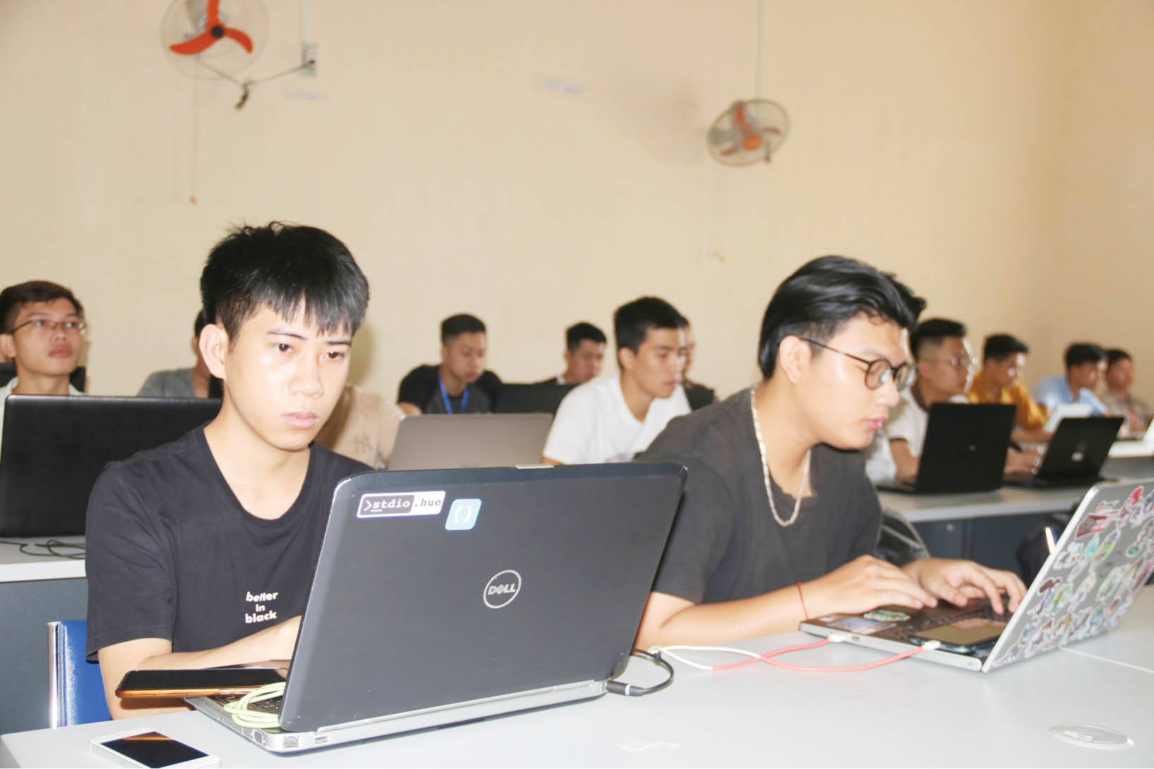 Không dễ mời giảng viên thỉnh giảng