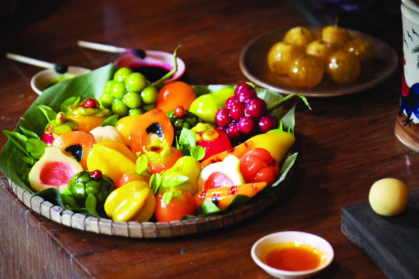 Eye-catching fruit-shaped mung bean cakes