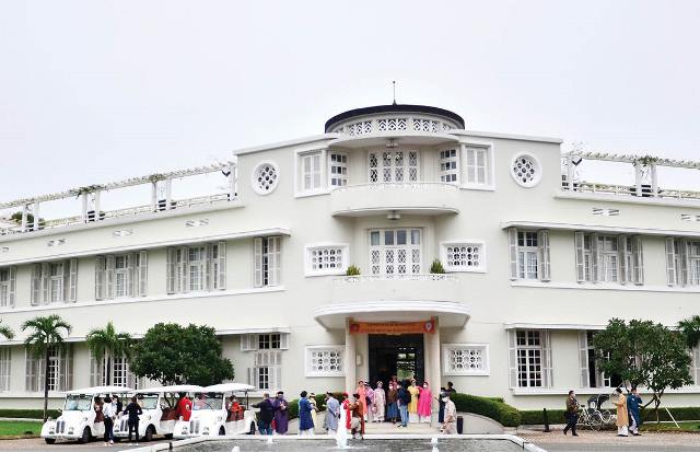 Hue Tourism businesses need more force to adapt