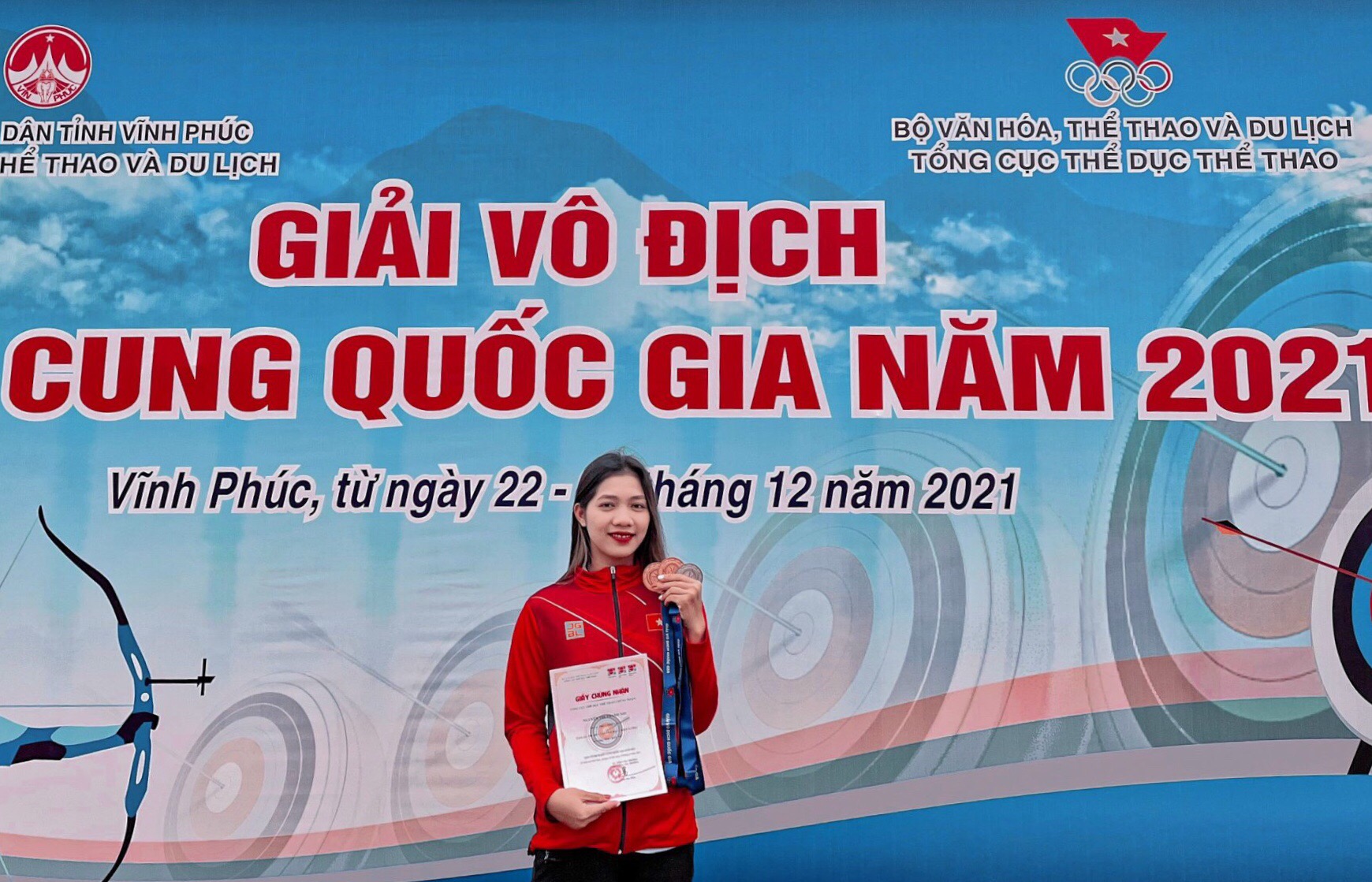 Thanh Nhi tỏa sáng tại giải vô địch bắn cung quốc gia