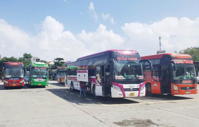 Cùng doanh nghiệp vận tải vượt khó