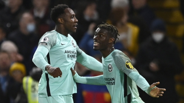 Bị thủng lưới ở phút bù giờ, The Blues bị Man City bỏ lại