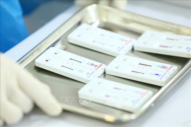 Xử lý những bất cập trong test nhanh COVID-19 cho khách quốc tế