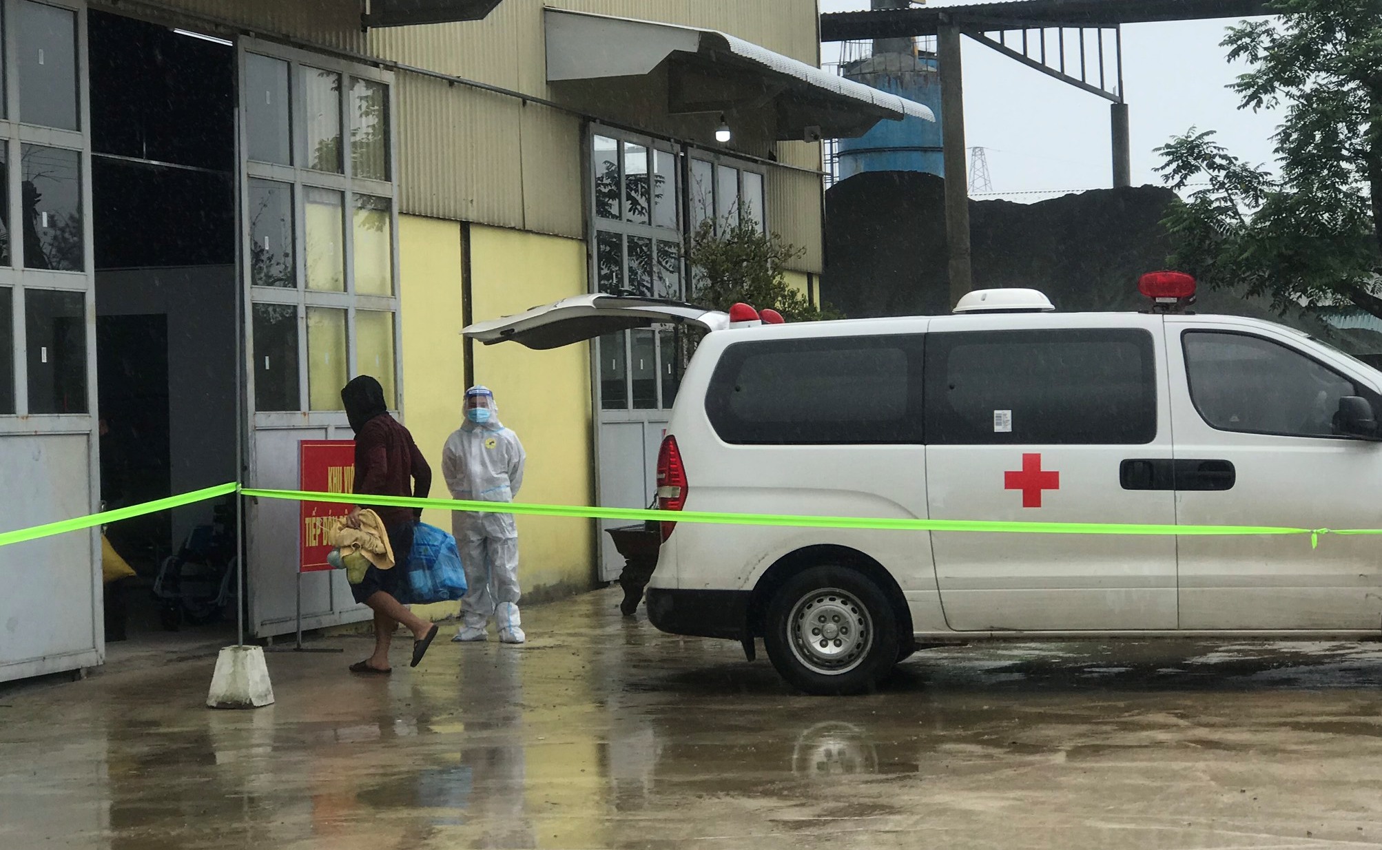 Tạo điều kiện thuận lợi nhất cho bà con hoàn thành cách ly tập trung về nhà