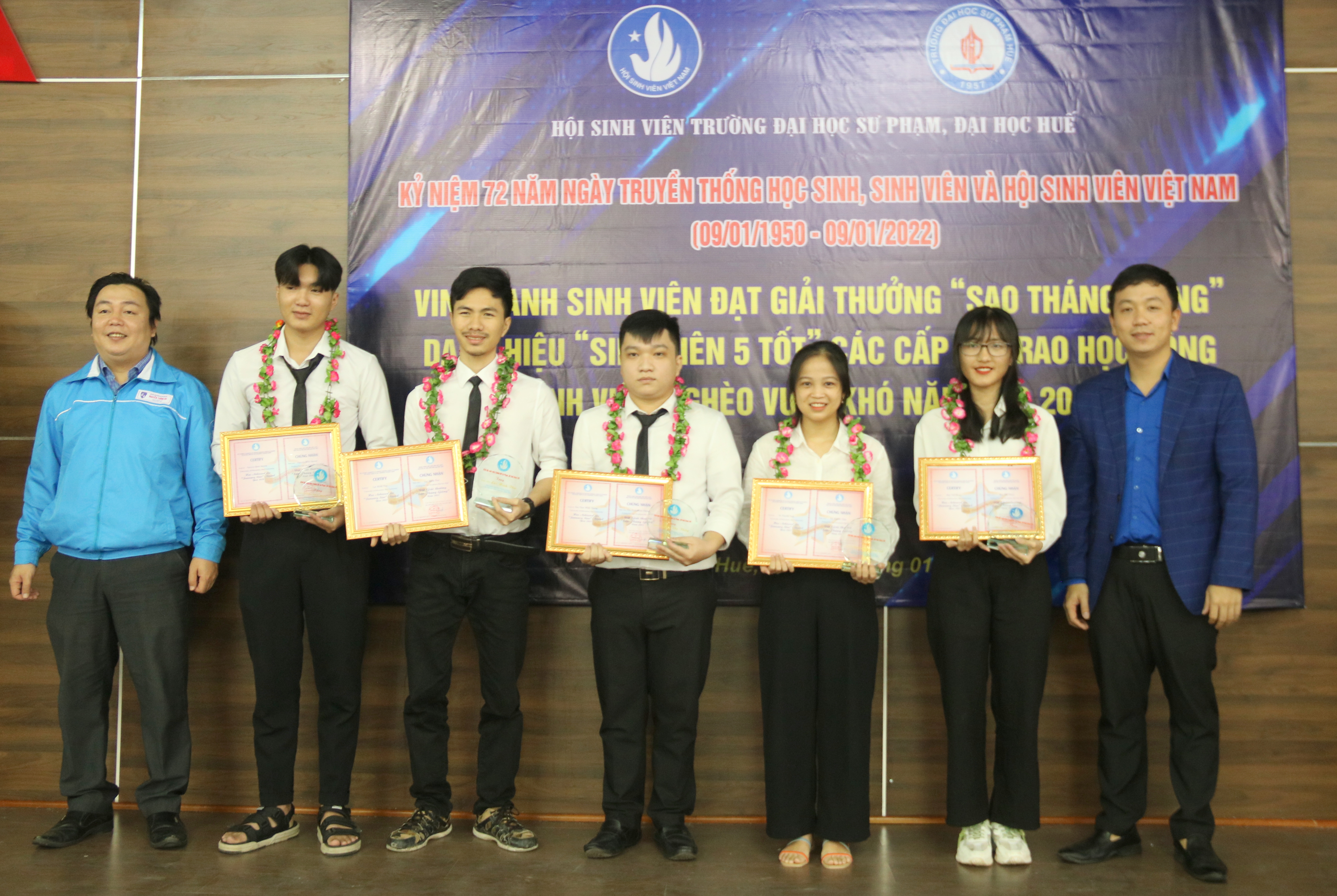 Trường đại học Sư phạm vinh danh hơn 160 học sinh, sinh viên
