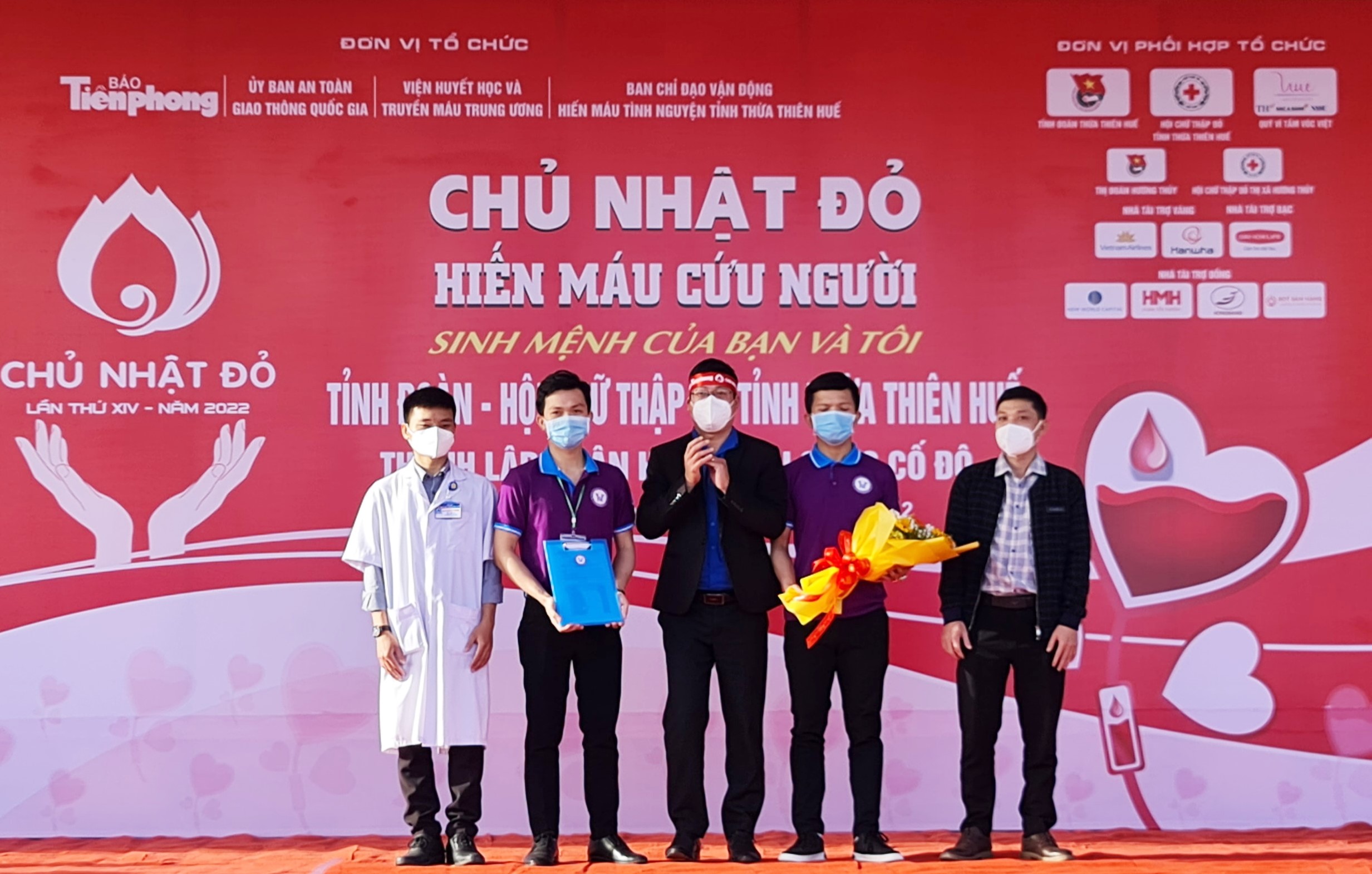 Gần 400 lượt đoàn viên tham gia hiến máu hưởng ứng “Chủ nhật Đỏ”