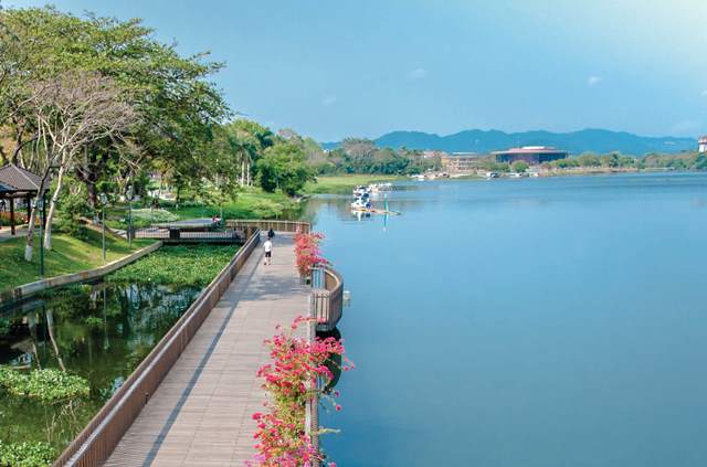 Giữ xanh màu Huế