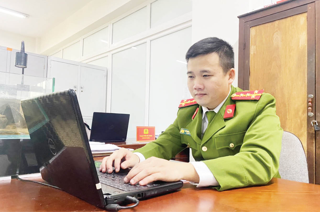 Vượt khó, phá án