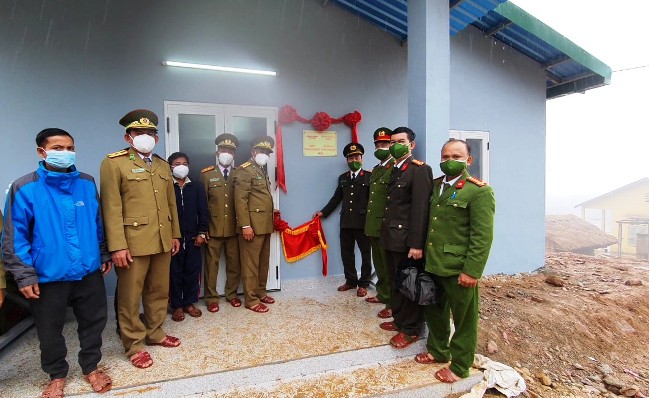 Bàn giao trụ sở làm việc cho Công an nước bạn Lào