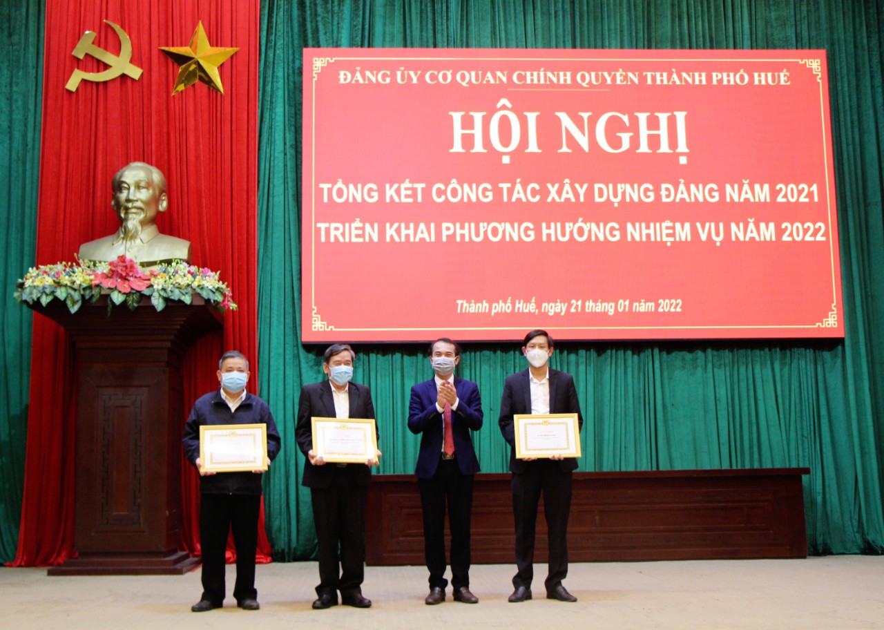 Đổi mới, tăng cường đoàn kết thực hiện tốt công tác chuyên môn và xây dựng Đảng