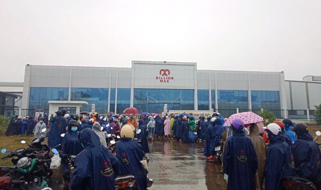 Tập hợp ý kiến người lao động bằng văn bản gửi lãnh đạo Công ty TNHH chế xuất Billion Max Việt Nam