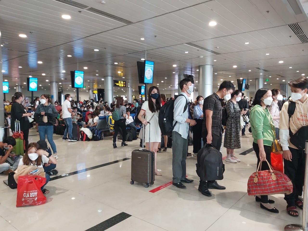 Những lưu ý để tránh lây dịch COVID-19 trên đường về quê đón Tết