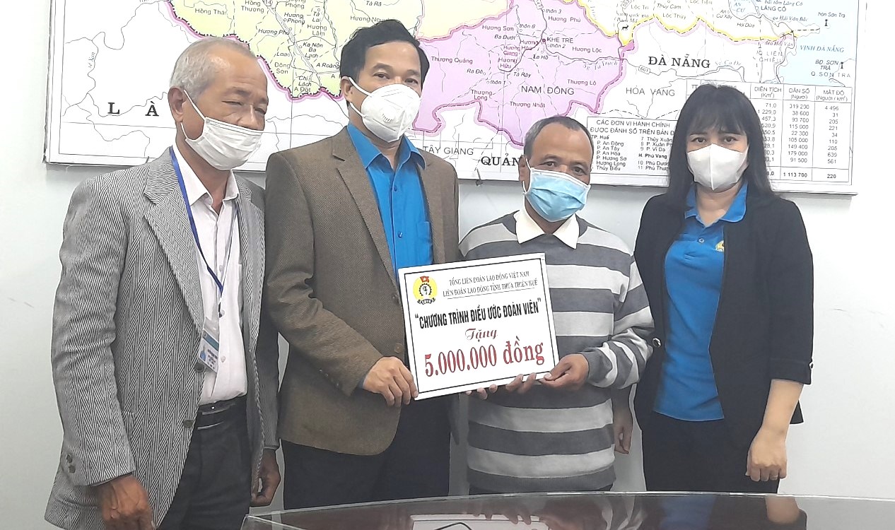 Trao 3 “Điều ước đoàn viên” cho đoàn viên công đoàn