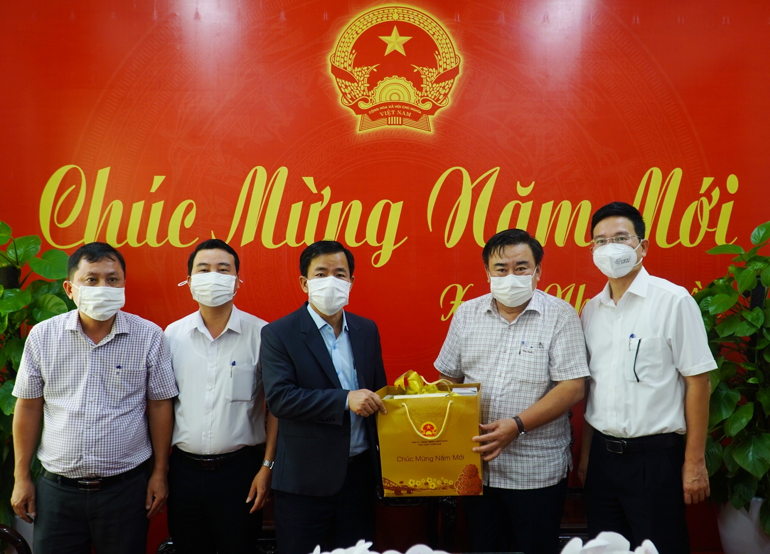 Lãnh đạo tỉnh chúc tết các địa phương, tổ chức tôn giáo, gia đình chính sách