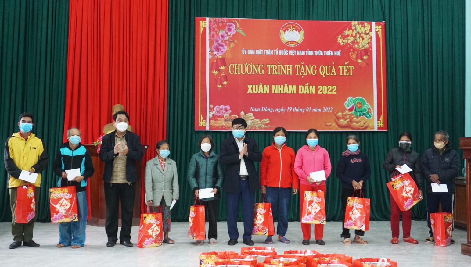 Không để người dân Nam Đông thiếu thốn trong dịp tết