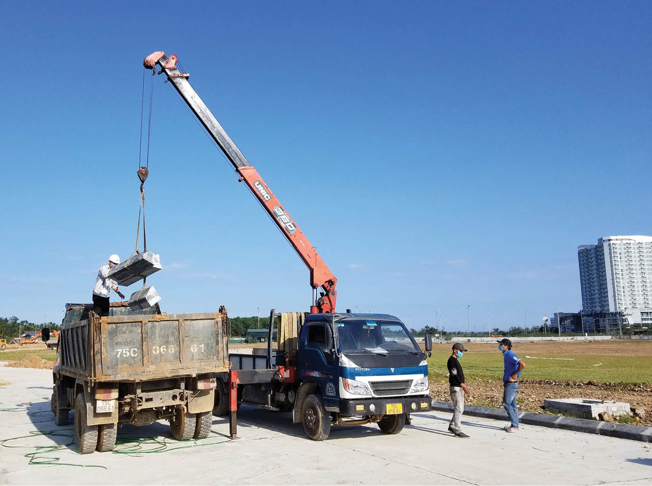 Đẩy nhanh tiến độ công trình trọng điểm đô thị, giao thông