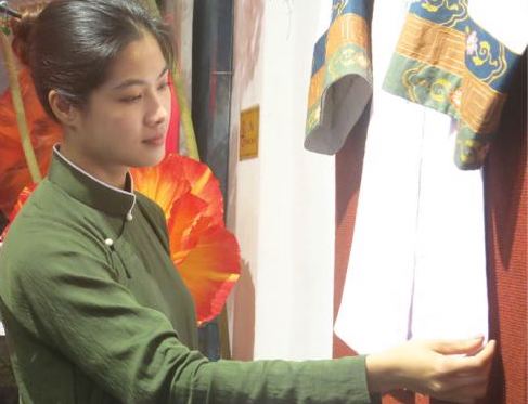 Bringing Hue ao dai to Australia